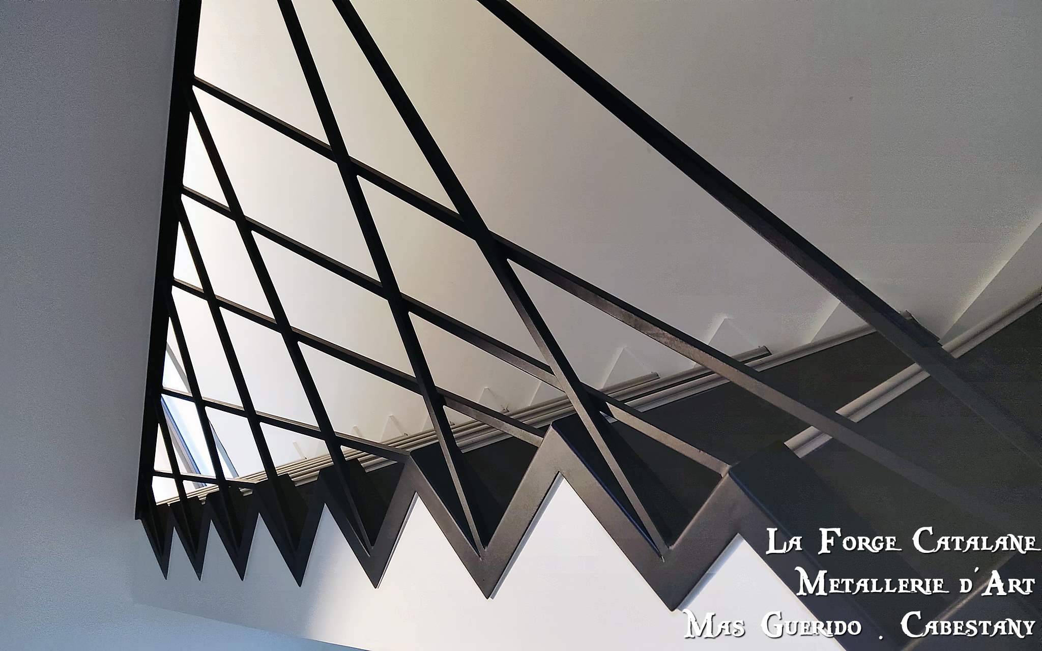 rampant barreaudage carre entremelees et superposes forge catalane.jpg